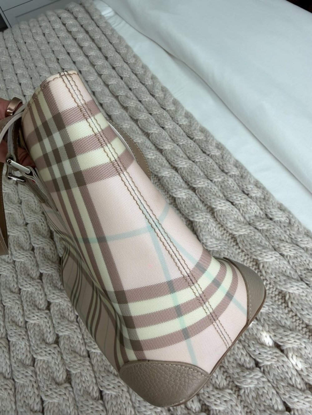 Burberry Pink Nova Check Medium Tote Bag - Picture 4 of 11